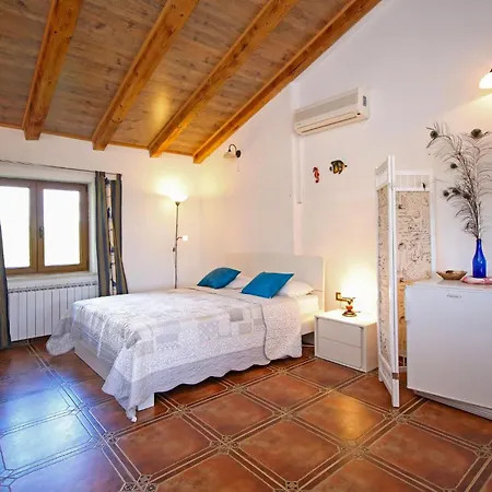 Gorgeous In Appartement